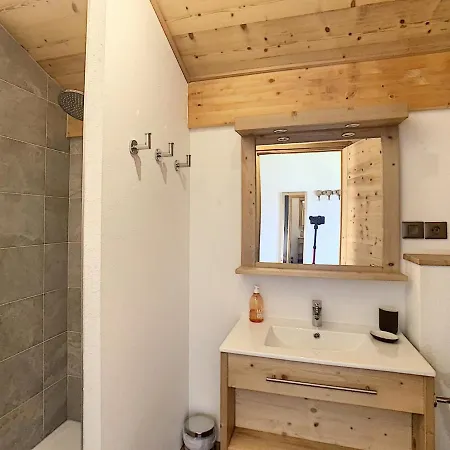 Demi-chalet De Luxe Avec Piscine Et Vue Mont Blanc - Fr-1-560-71 Chalet *