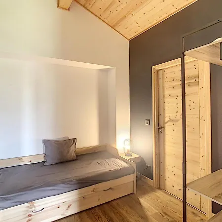 Chalet Demi-chalet De Luxe Avec Piscine Et Vue Mont Blanc - Fr-1-560-71 Combloux